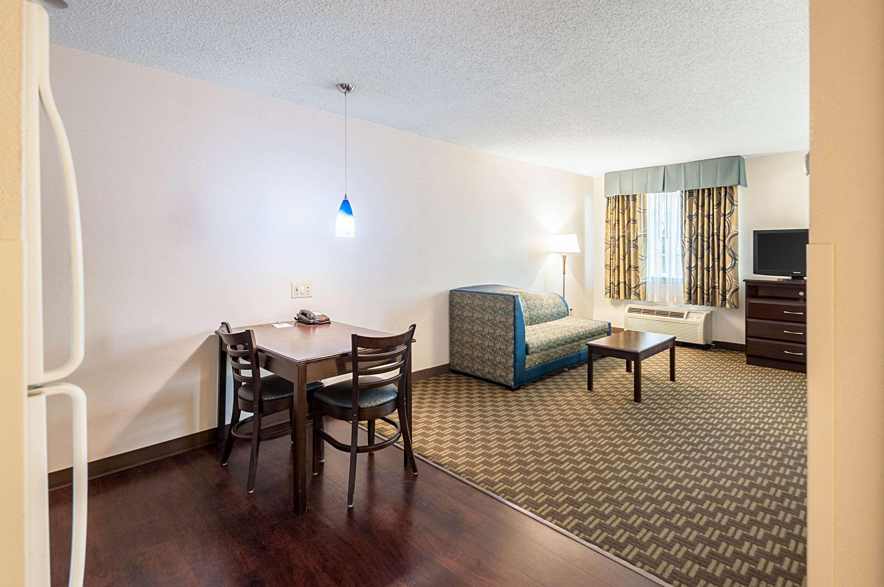 Mainstay Suites Frederick Esterno foto