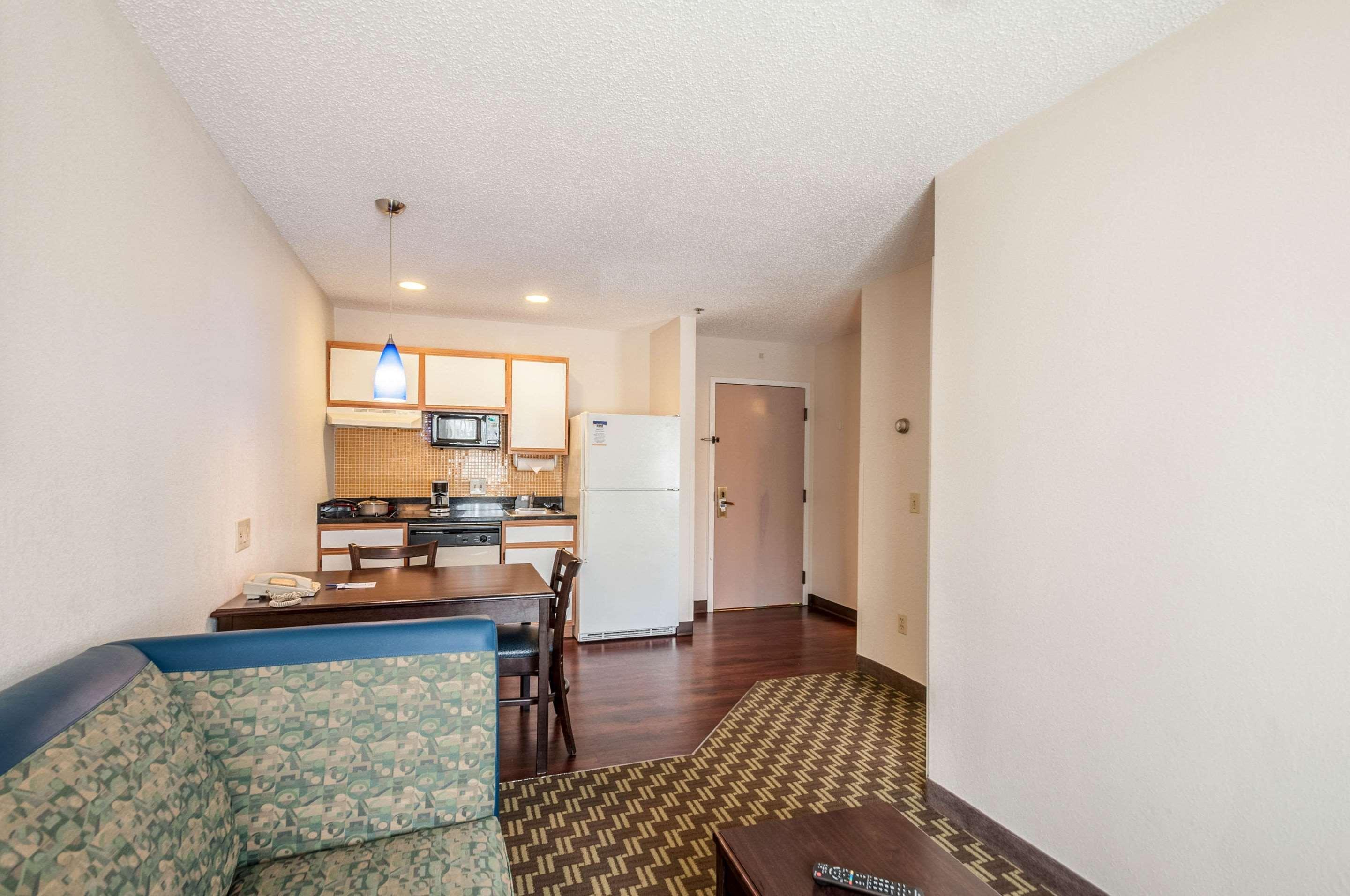 Mainstay Suites Frederick Esterno foto