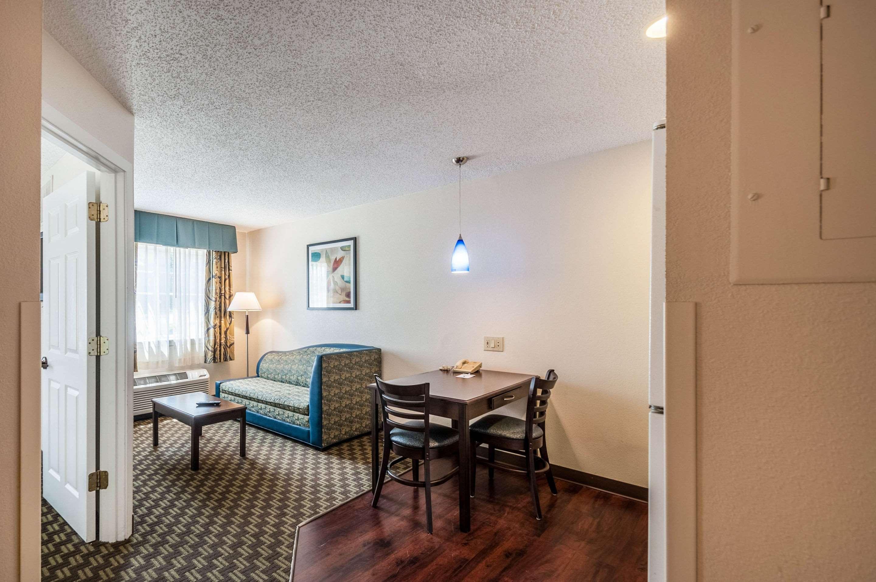 Mainstay Suites Frederick Esterno foto