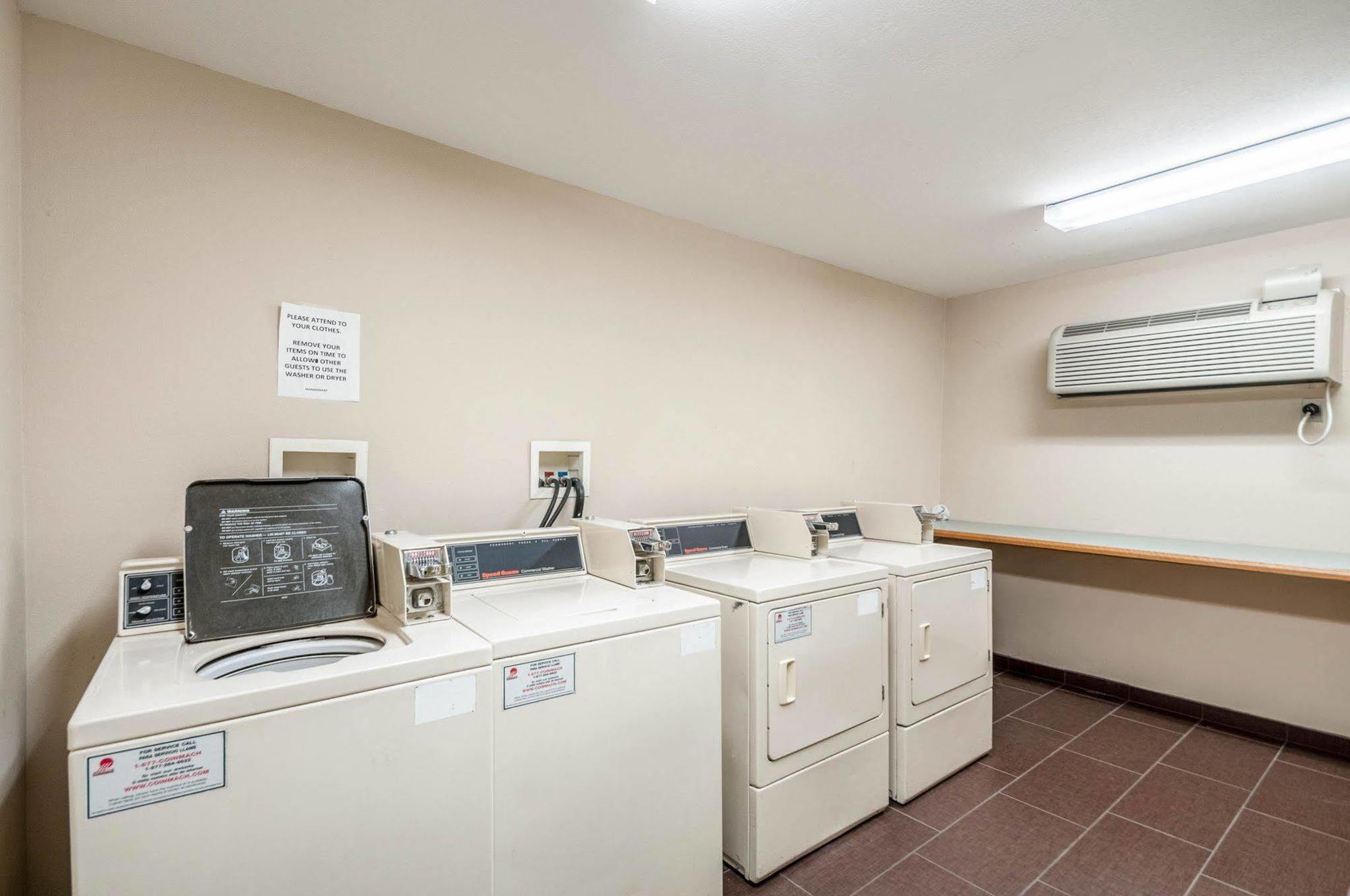Mainstay Suites Frederick Esterno foto